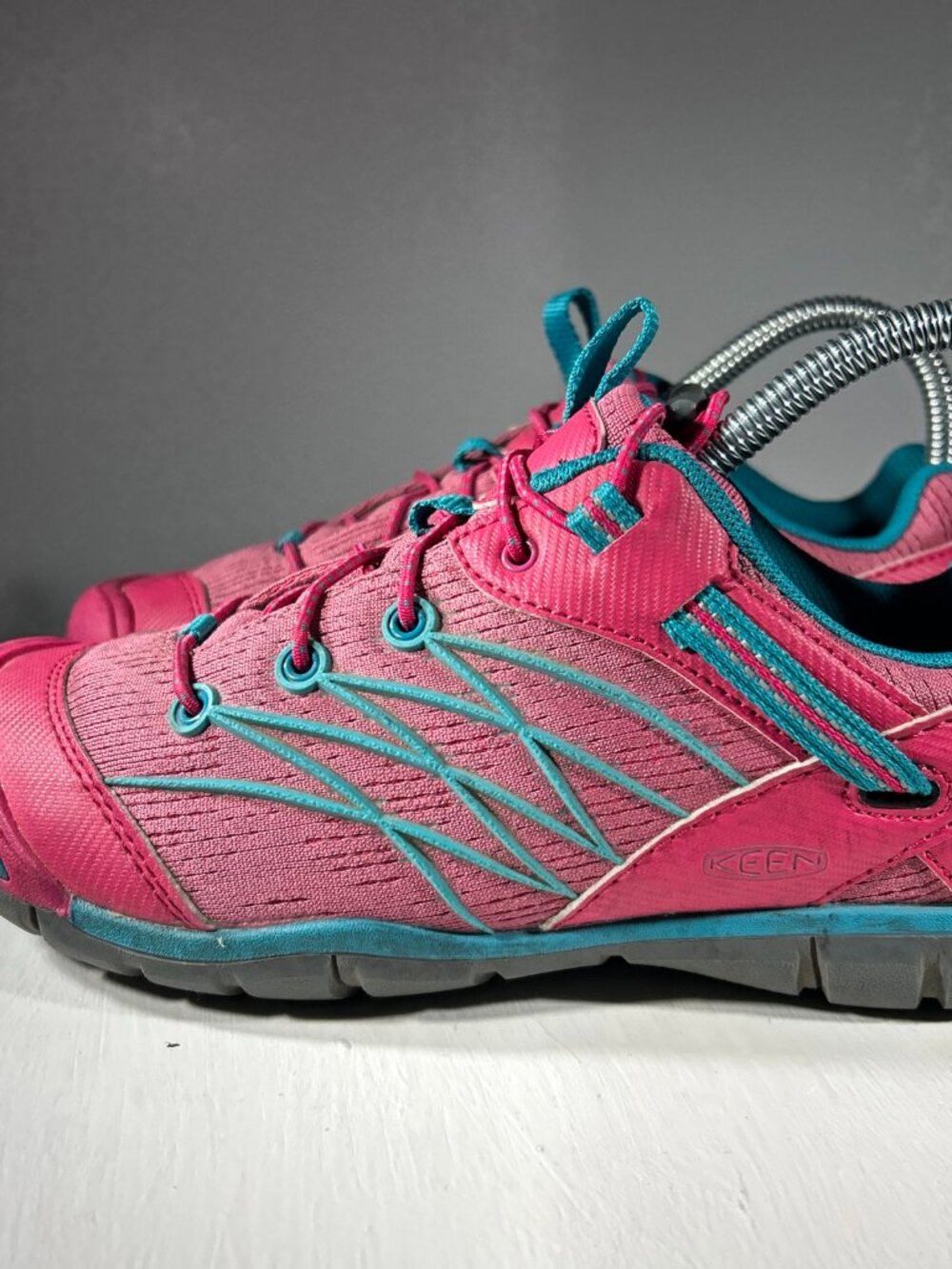 Keen Chandler CNX Hiking Trail Shoes Youth Girls 4 Pink Camping Sneakers 1020653